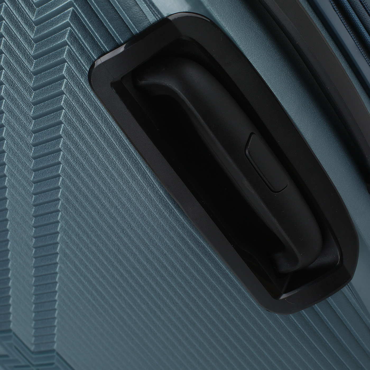 Чемодан большой L из полипропилена с кодовым замком Stevens Breeze