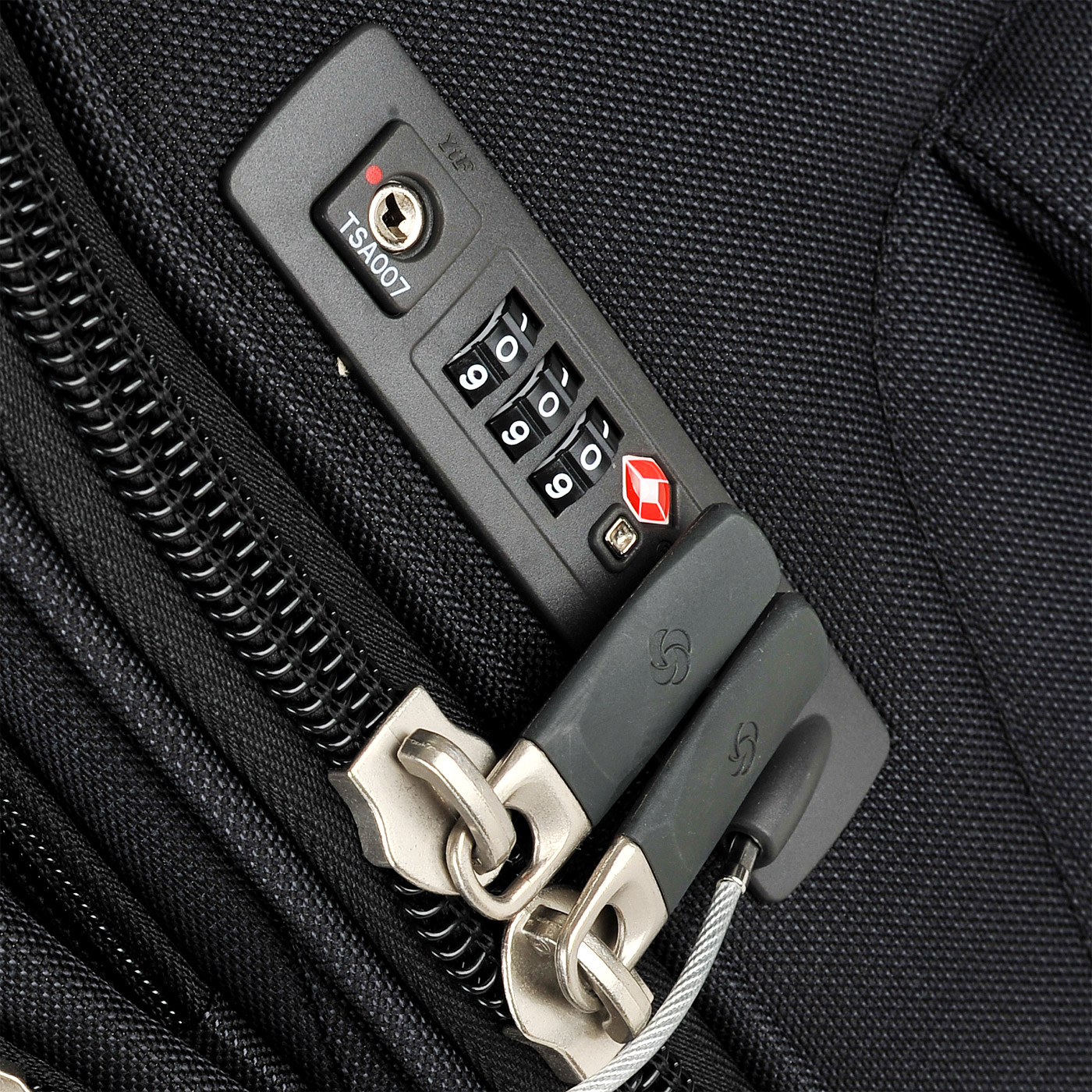 Чемодан средний M тканевый Samsonite Spark Sng