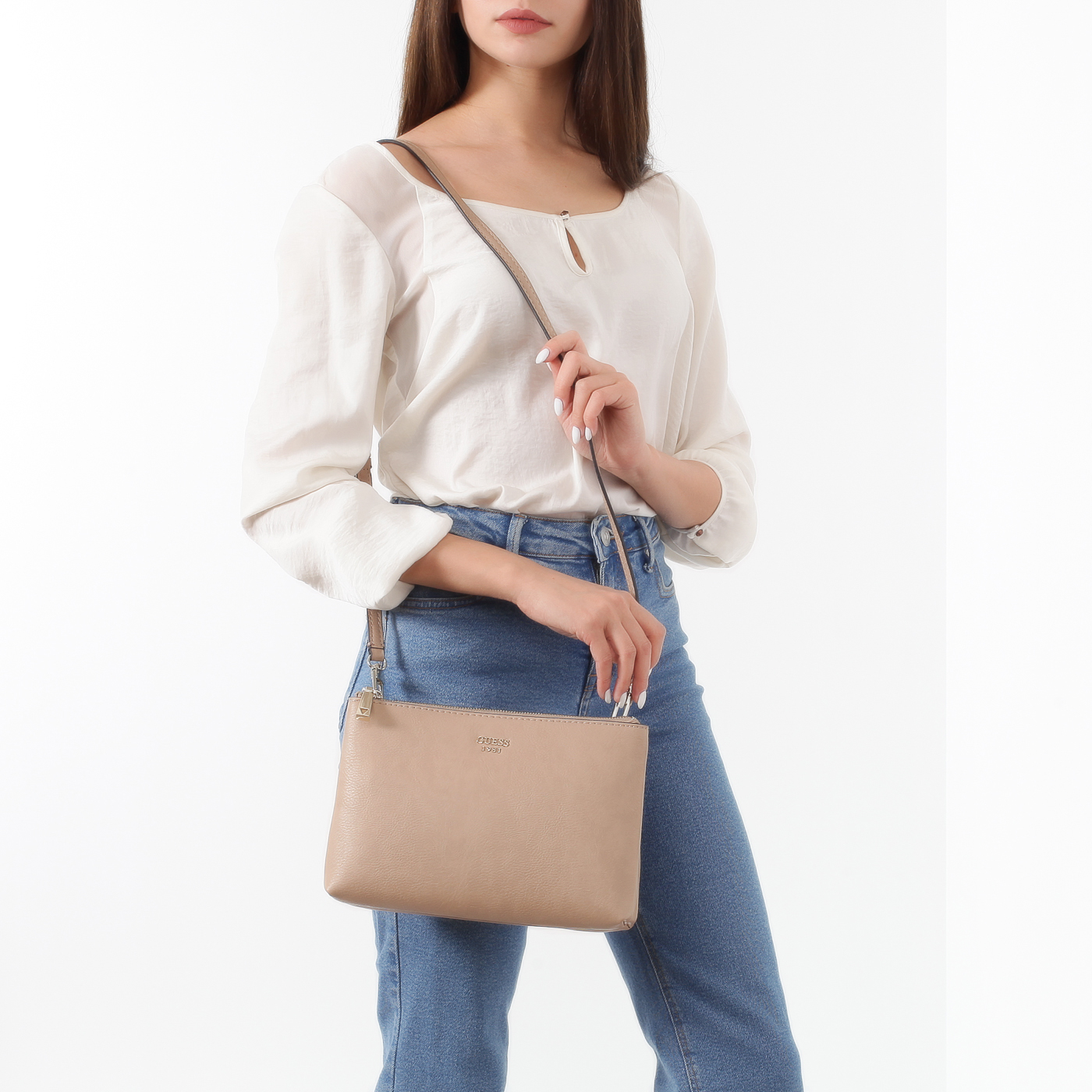 Мягкая сумочка через плечо Guess Talan