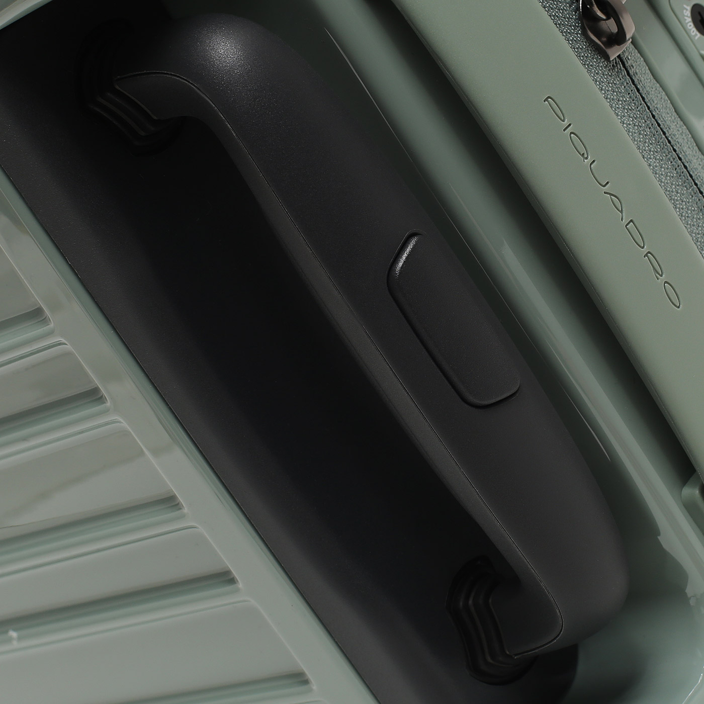 Чемодан для ручной клади из поликарбоната Piquadro PQ Light