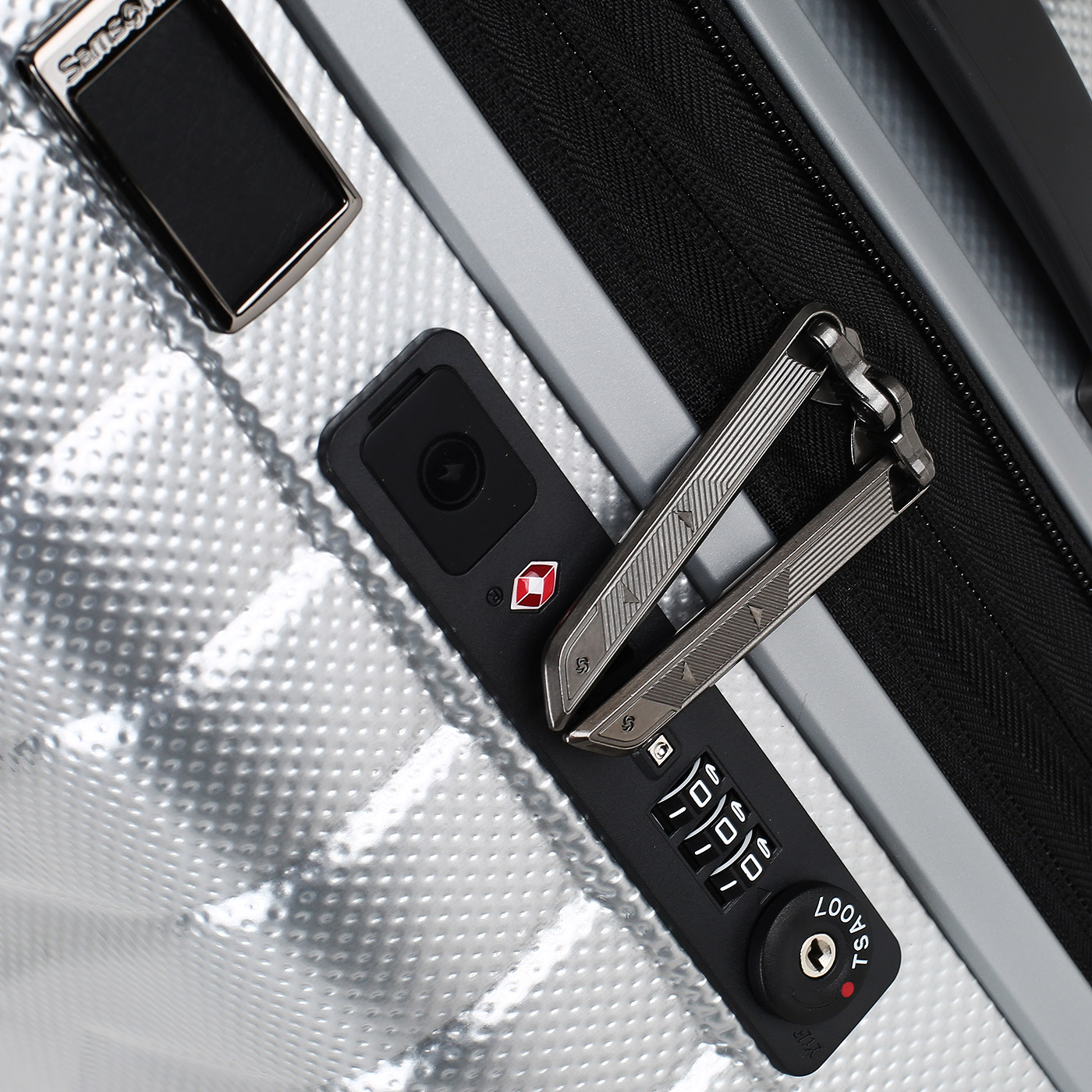 Чемодан для ручной клади  с кодовым замком Samsonite Proxis