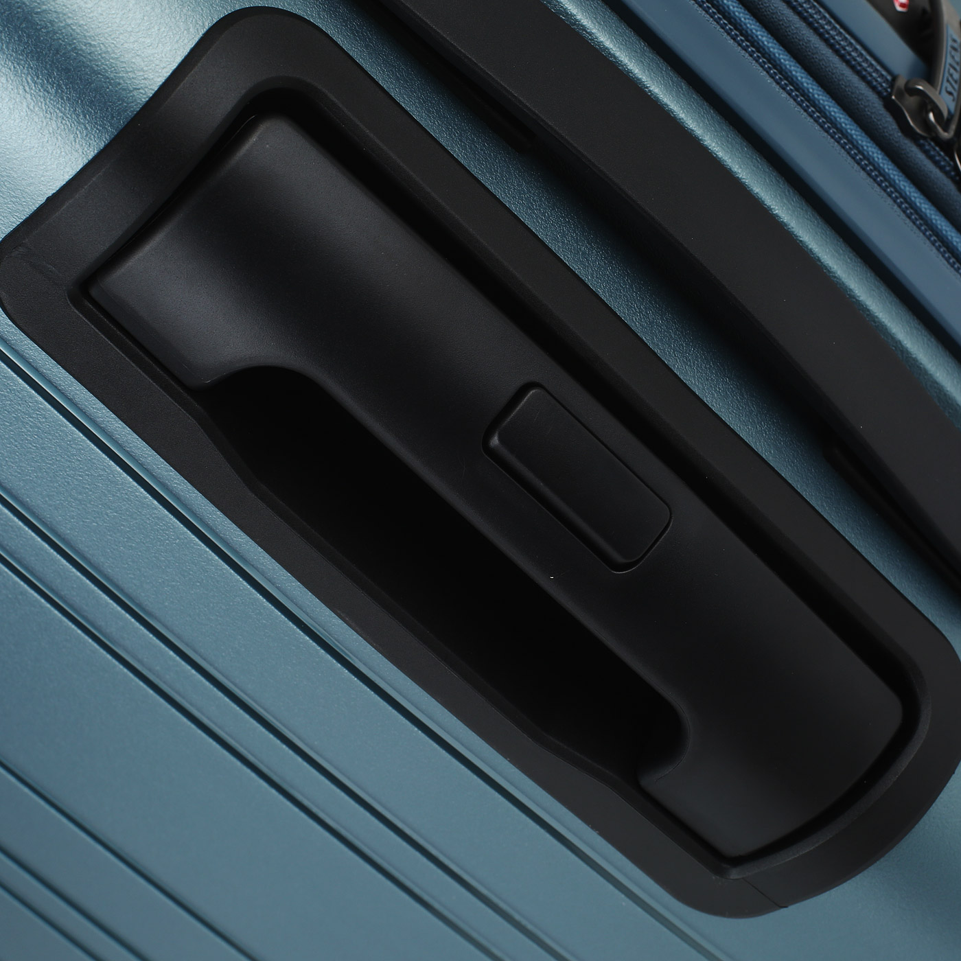 Чемодан средний M из полипропилена с кодовым замком Stevens Cruise