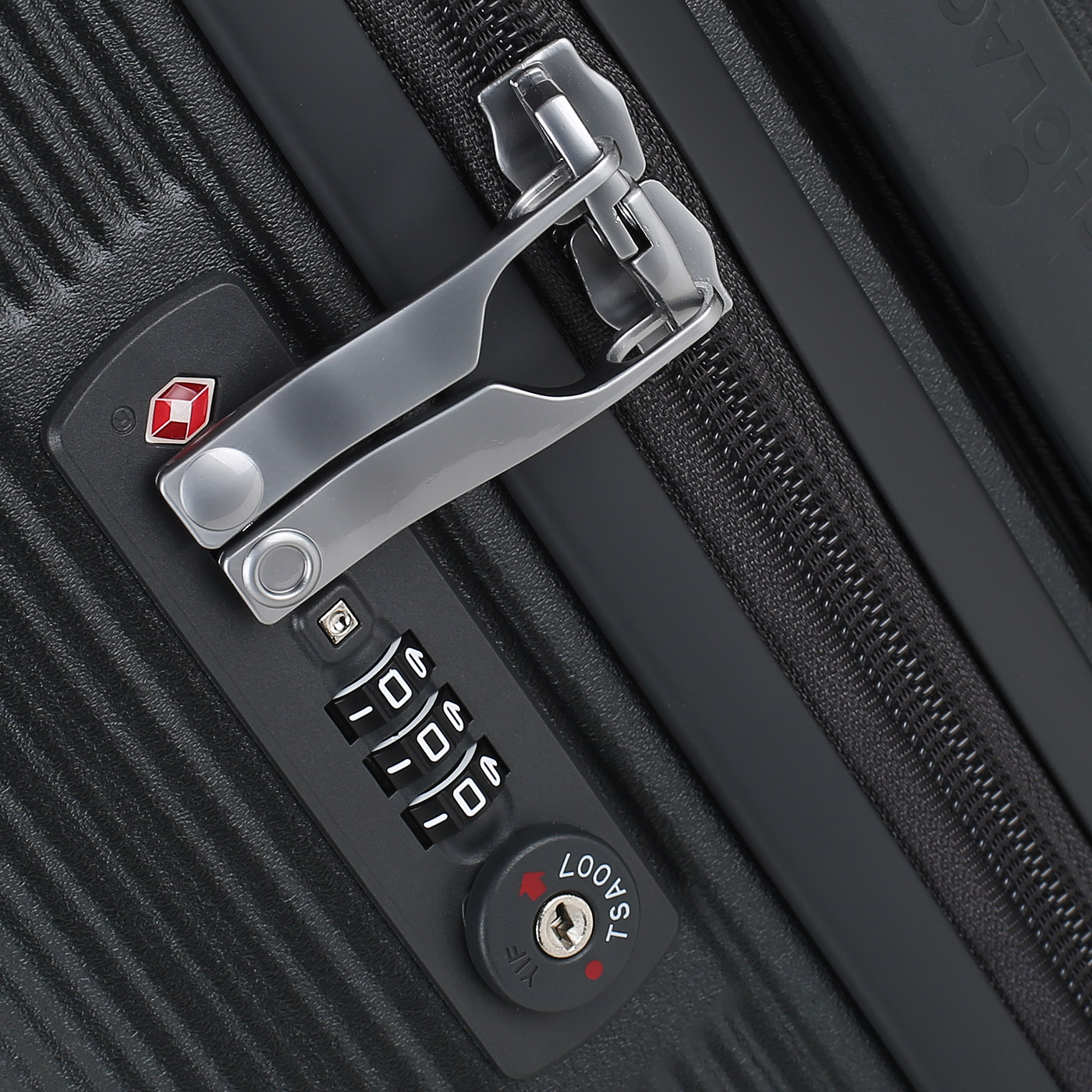 Чемодан маленький S из поликарбоната Echolac Dynasty