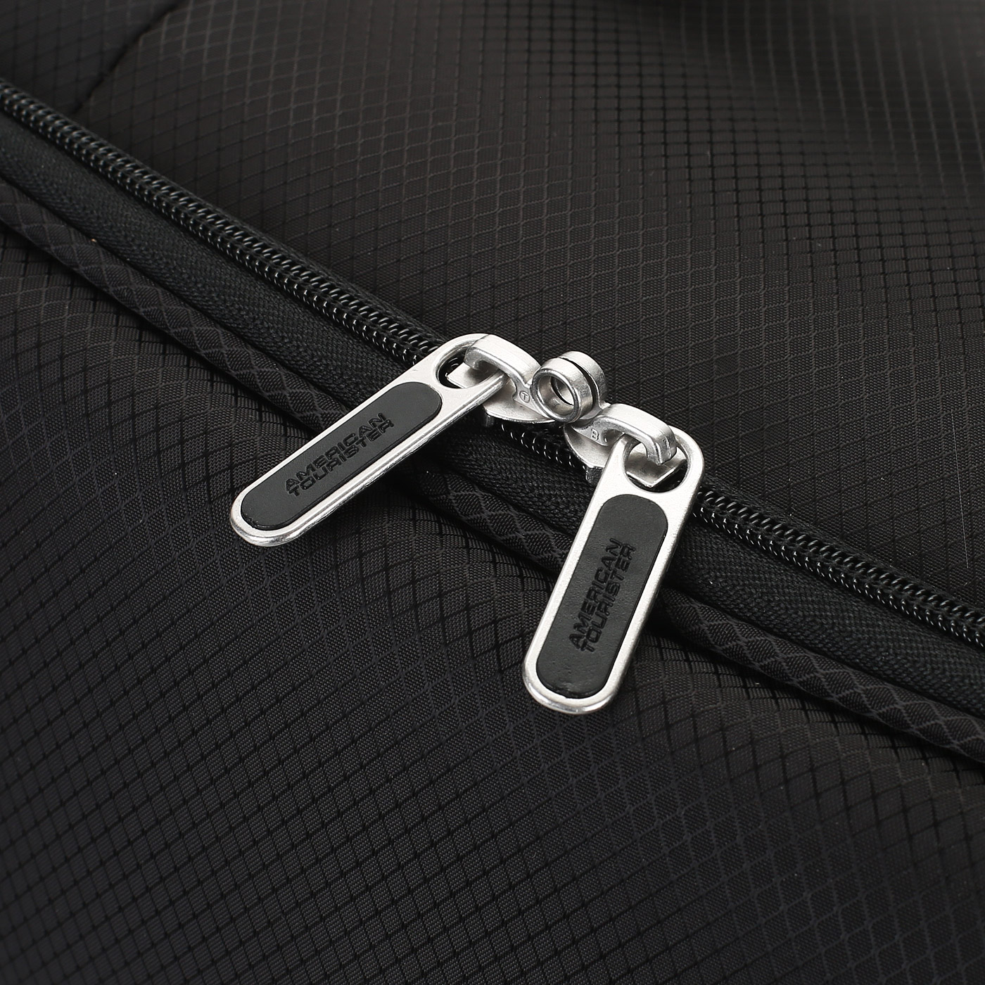 Чемодан American Tourister Litewing