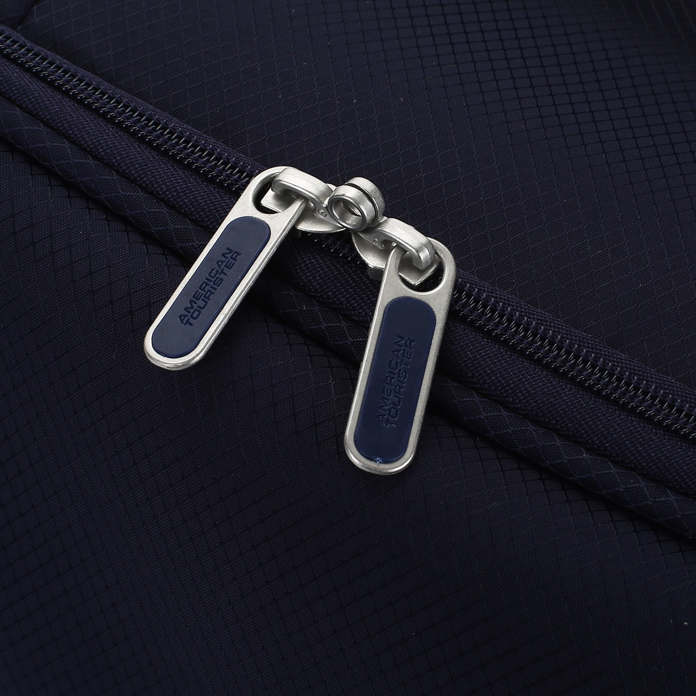 Чемодан для ручной клади тканевый American Tourister Litewing