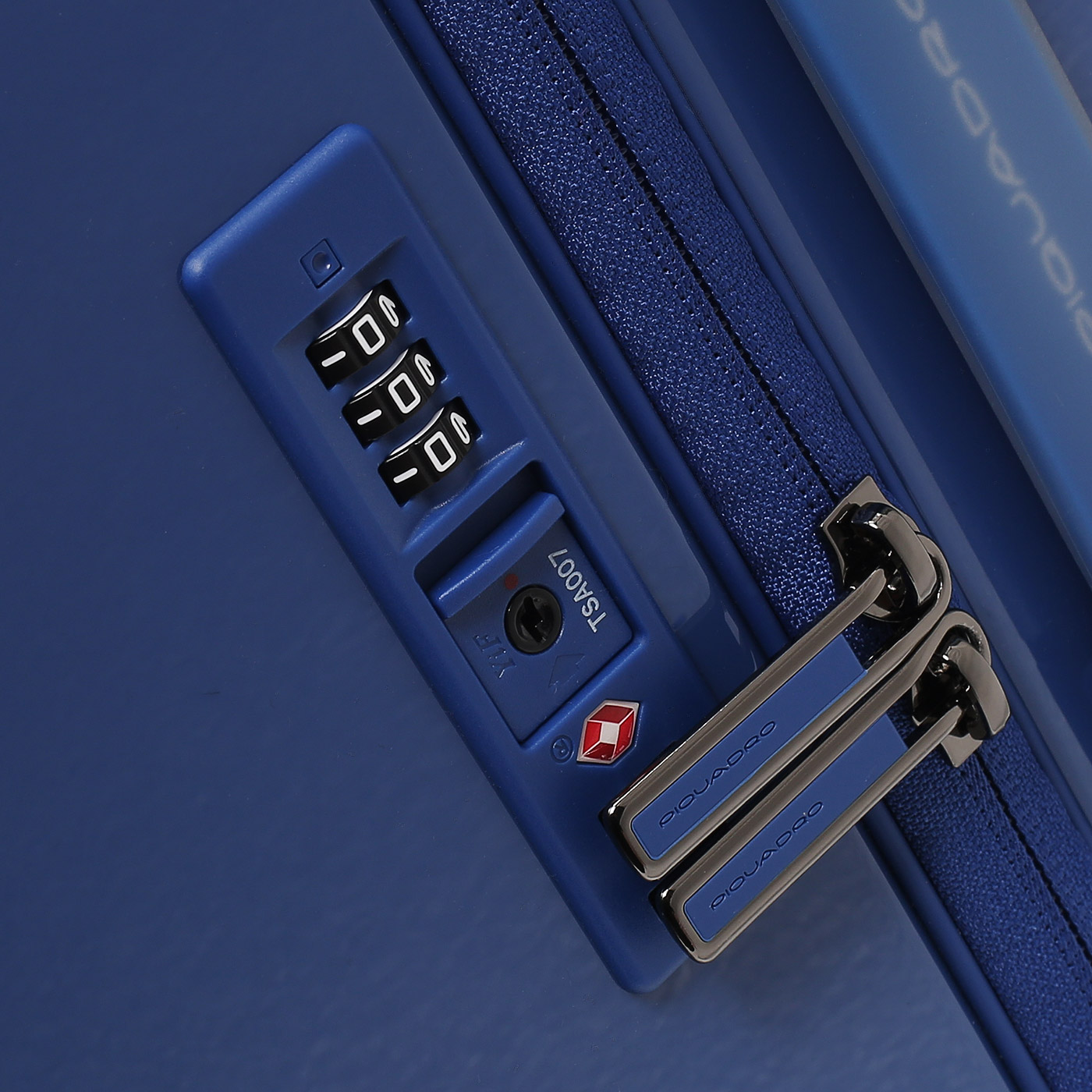 Чемодан средний M из поликарбоната Piquadro Pop