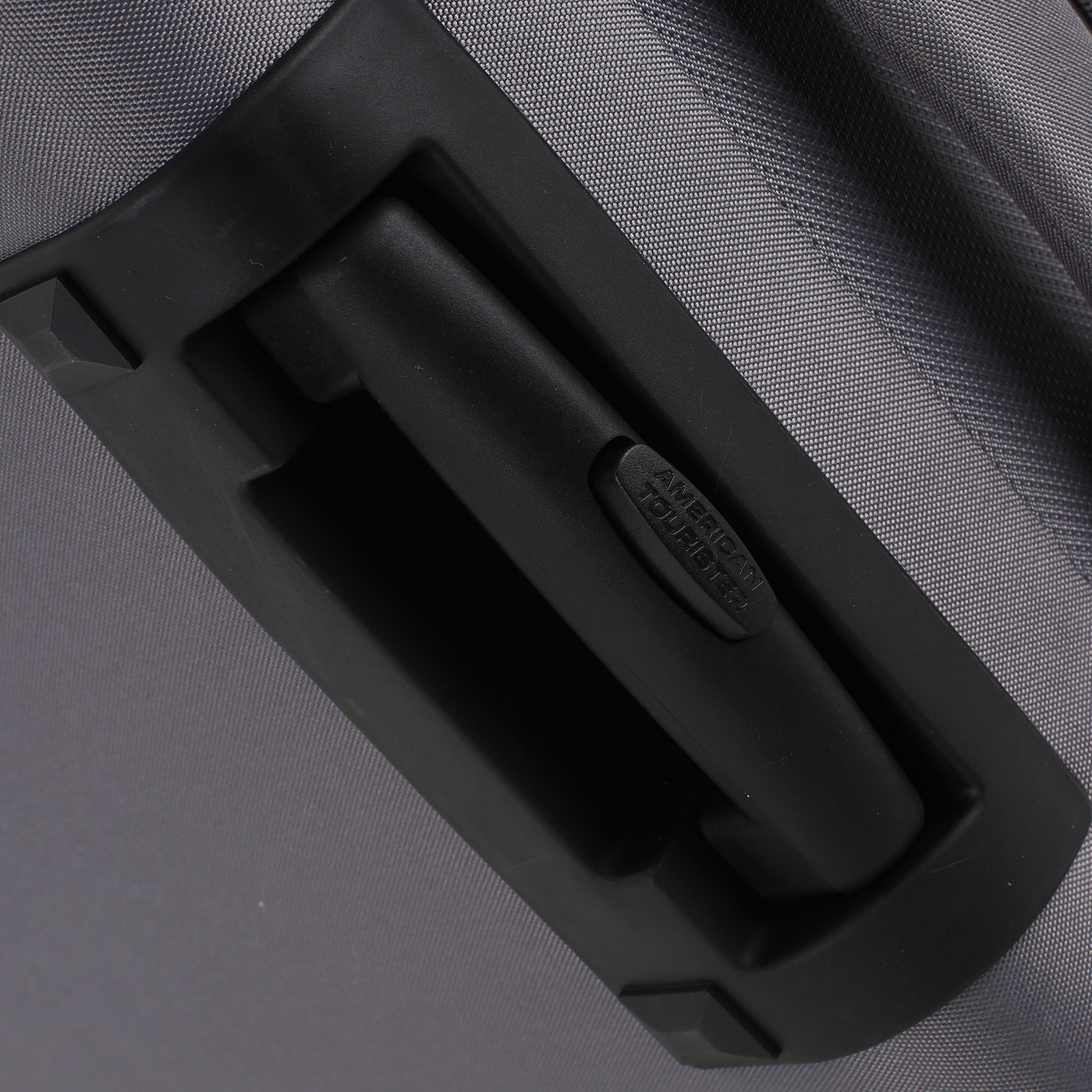 Чемодан средний M тканевый с кодовым замком American Tourister Holiday Heat