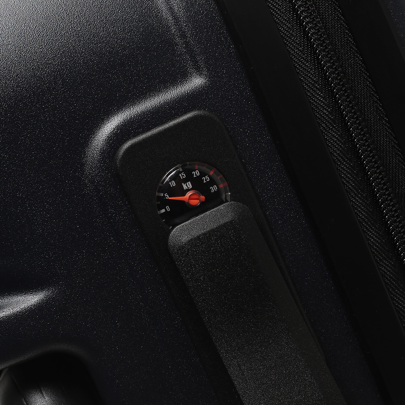 Чемодан средний M из поликарбоната Eberhart Phantom