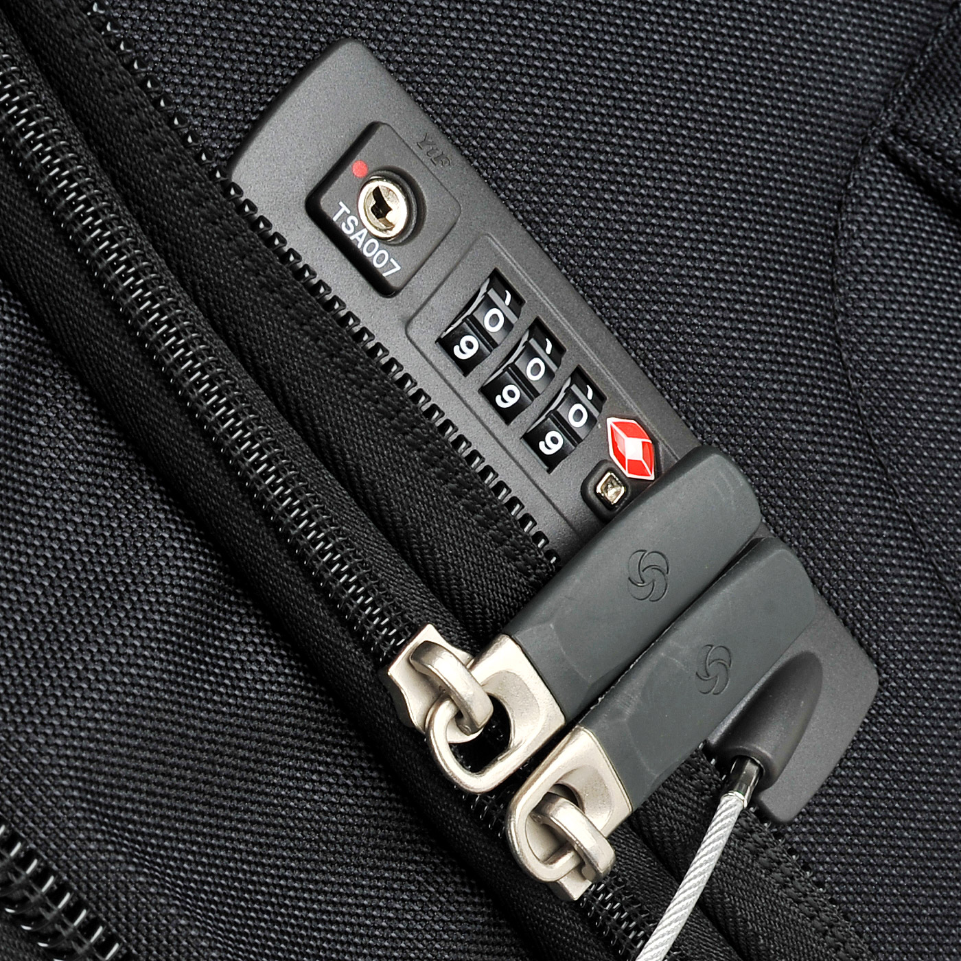 Чемодан средний M тканевый Samsonite Spark Sng