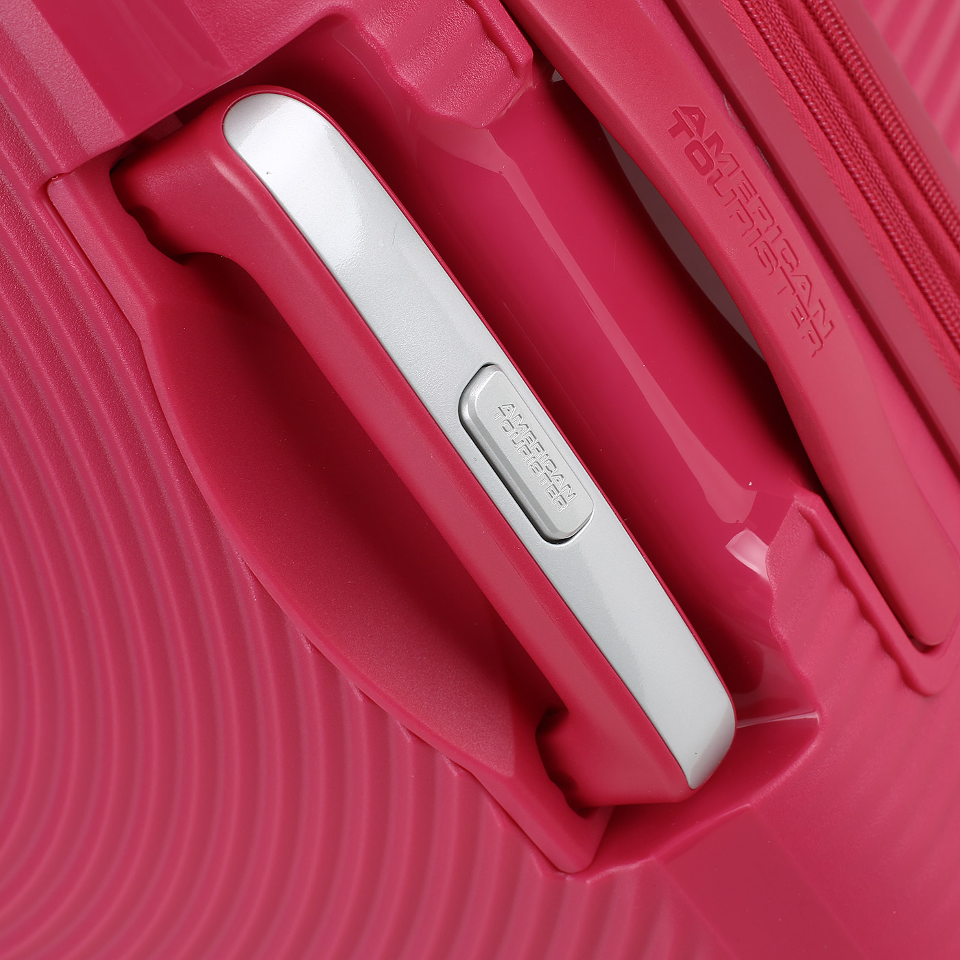 Чемодан большой L из полипропилена с кодовым замком American Tourister Soundbox