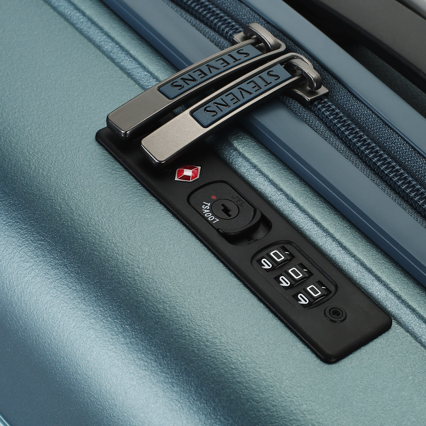 Чемодан для ручной клади из полипропилена с кодовым замком Stevens Cruise